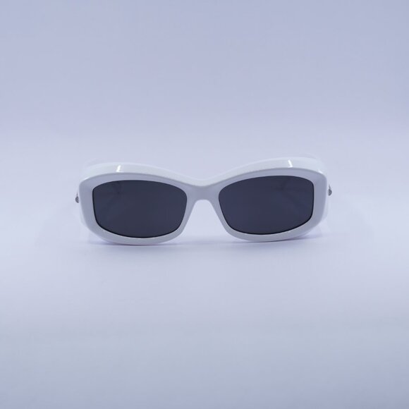 Givenchy GV40044U 21A Sunglasses White Geometric Frame, Smoke Lenses - Picture 3 of 10